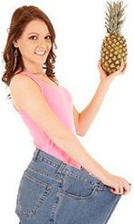 Lardata Girl con piña